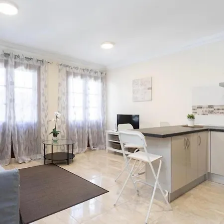 Apartment Rolycar 104