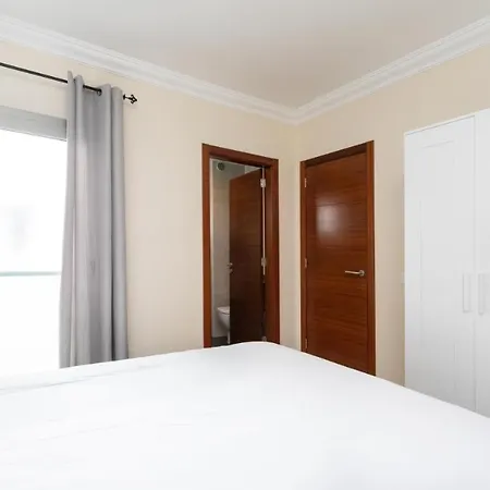 Apartment Rolycar 104