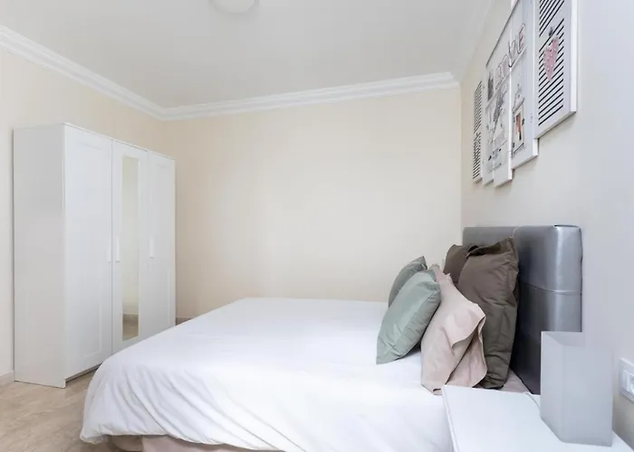 Rolycar 104 * Icod De Los Vinos